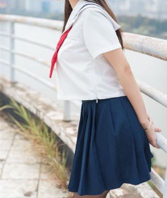 老板一边开会一边摸秘书_720免费播放